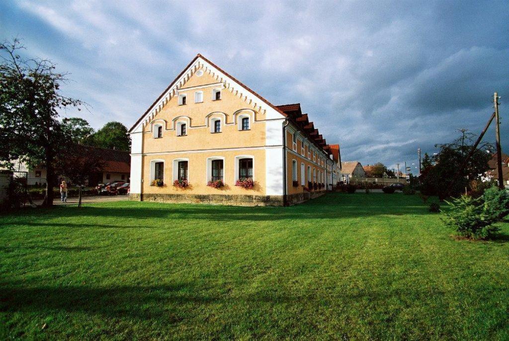 Pension U Svateho Jana Hradec Králové Eksteriør bilde